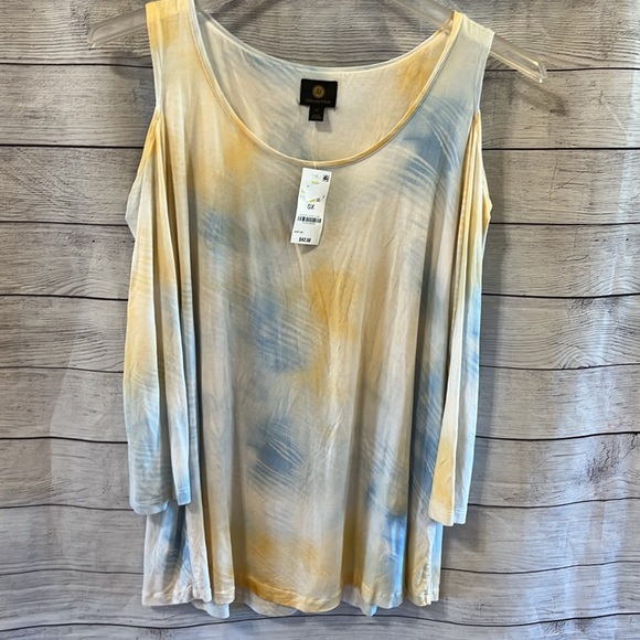 JM Collection Cold Shoulder Top - Picture 3 of 6